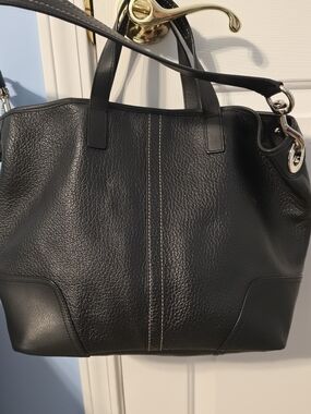 Coach Black Leather Tote Bag with Contrast Stitching